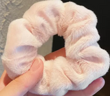 1 pc Fluffy Soft Fuzzy Hair Scrunchies (Size: 9cm/3.54inch)